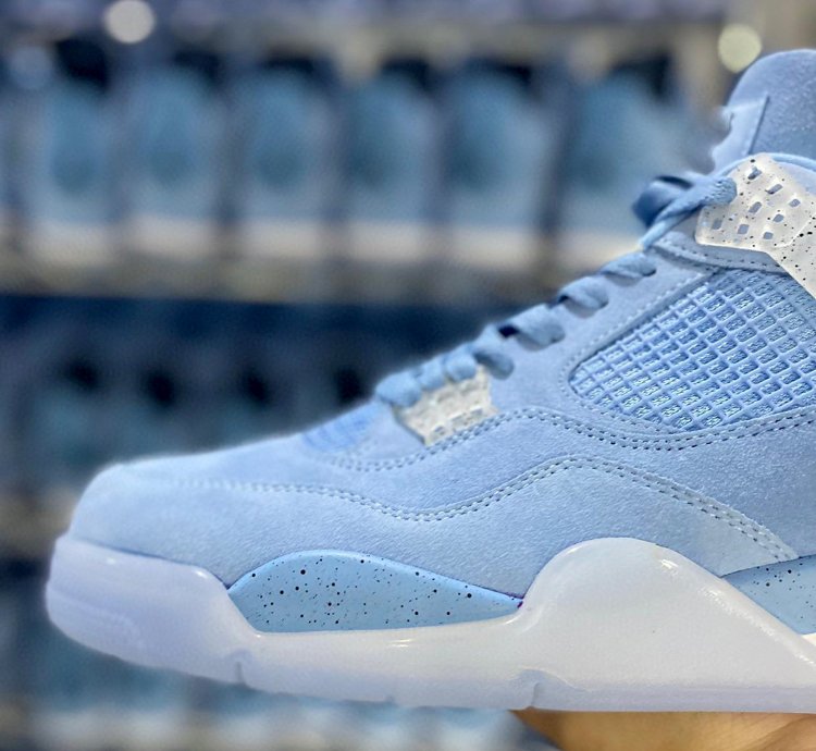 Nike Air Jordan 4 " UNC PE 2025 " Soft Blue