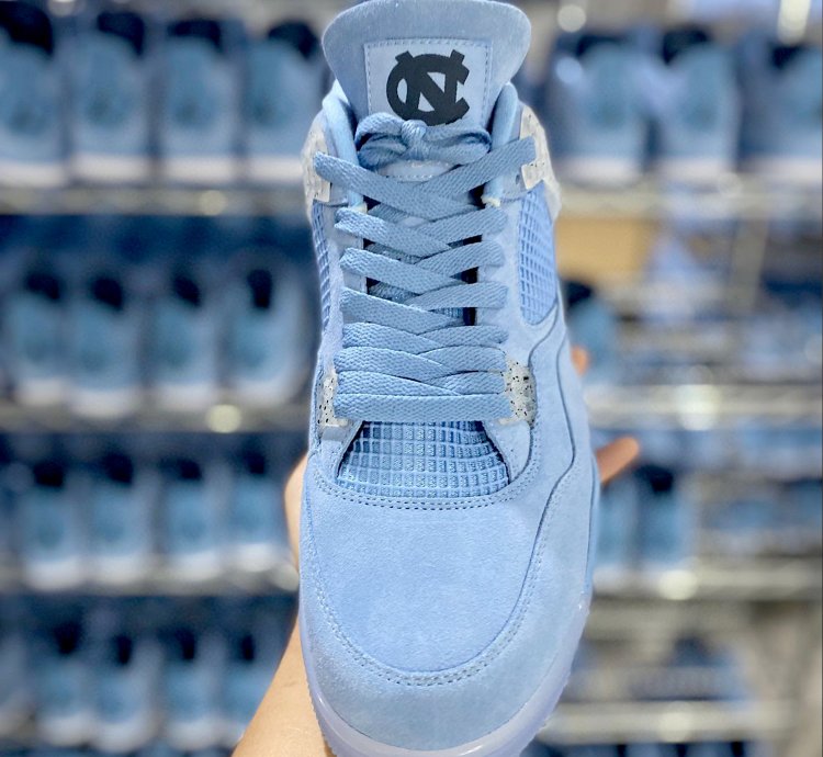 Nike Air Jordan 4 " UNC PE 2025 " Soft Blue
