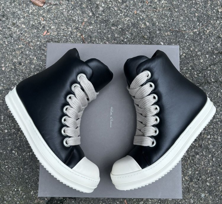 Black Padded Big Lace Leather Ramones