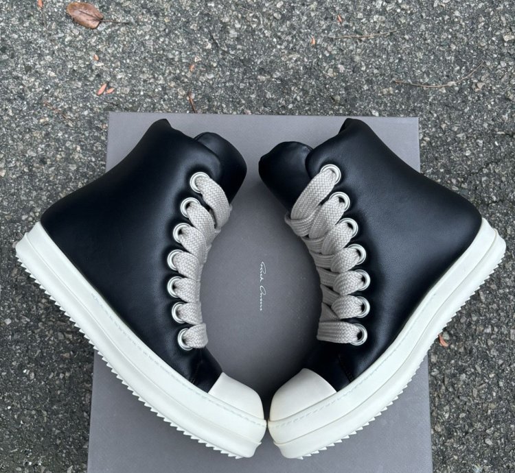 Black Padded Big Lace Leather Ramones