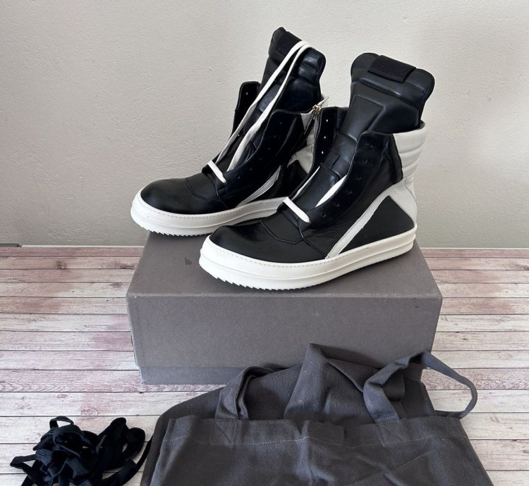 black white Geobasket sneakers 43 NEW laces dust bag ITALY