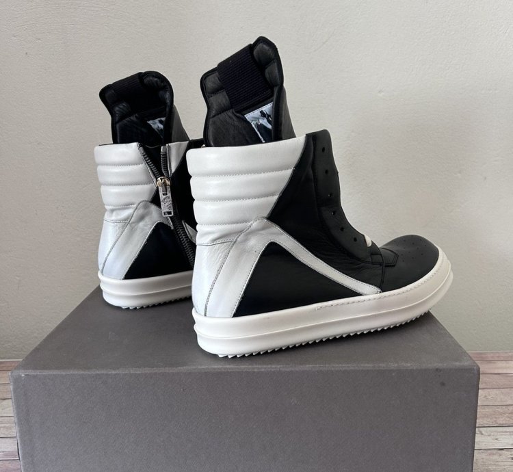 black white Geobasket sneakers 43 NEW laces dust bag ITALY