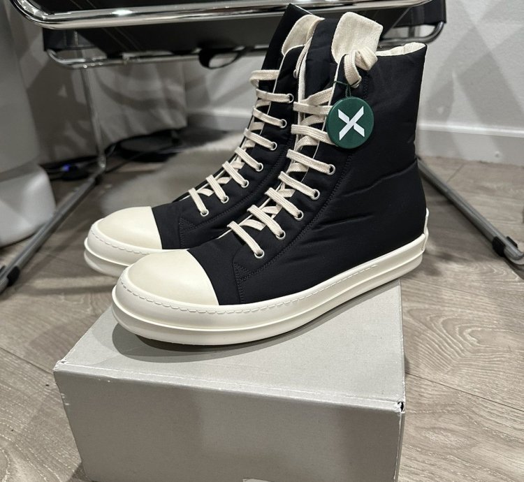 BNIB FW22 Padded Nylon Backplate Ramone High Sneakers 43 5