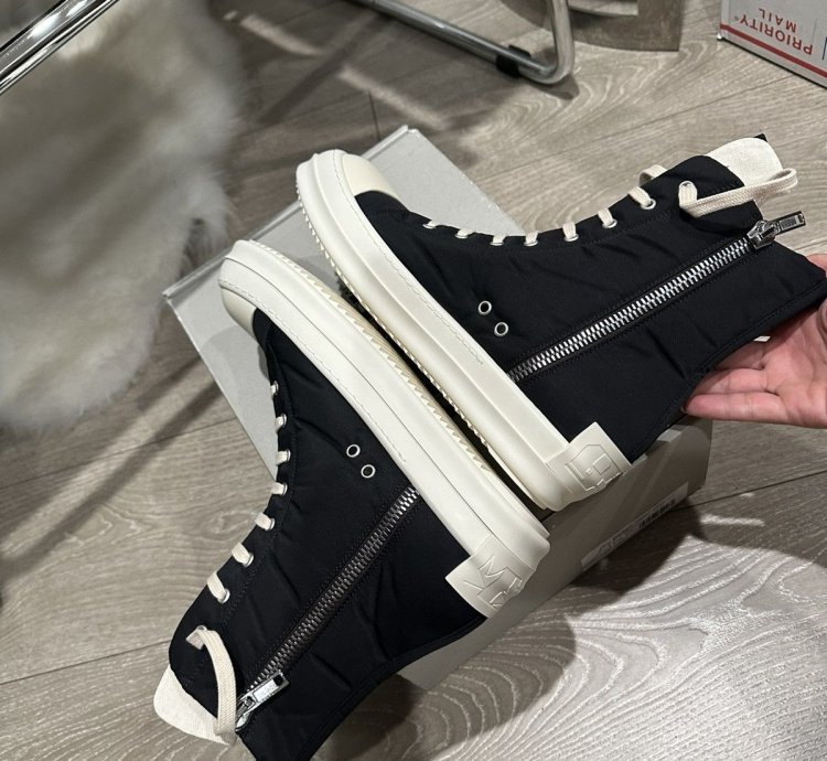 BNIB FW22 Padded Nylon Backplate Ramone High Sneakers 43 5