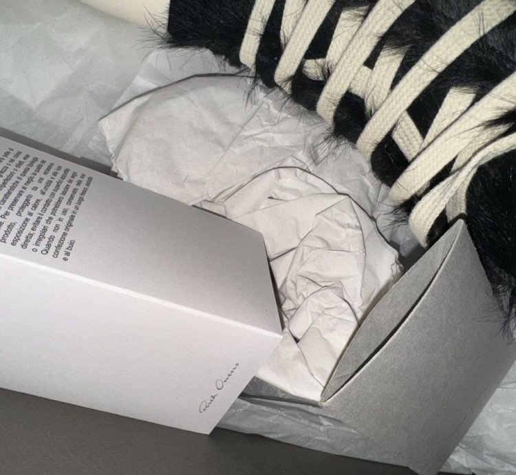 BNWT AW22 RICK OWENS STROBE FUR LOW LEATHER SNEAKERS 43