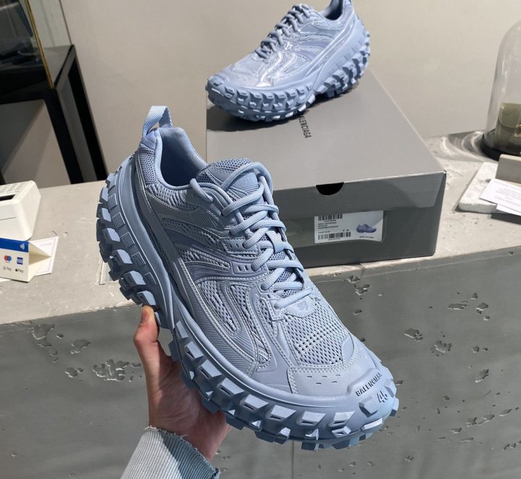 BNWT Balenciaga Defender Bouncer Sneaker
