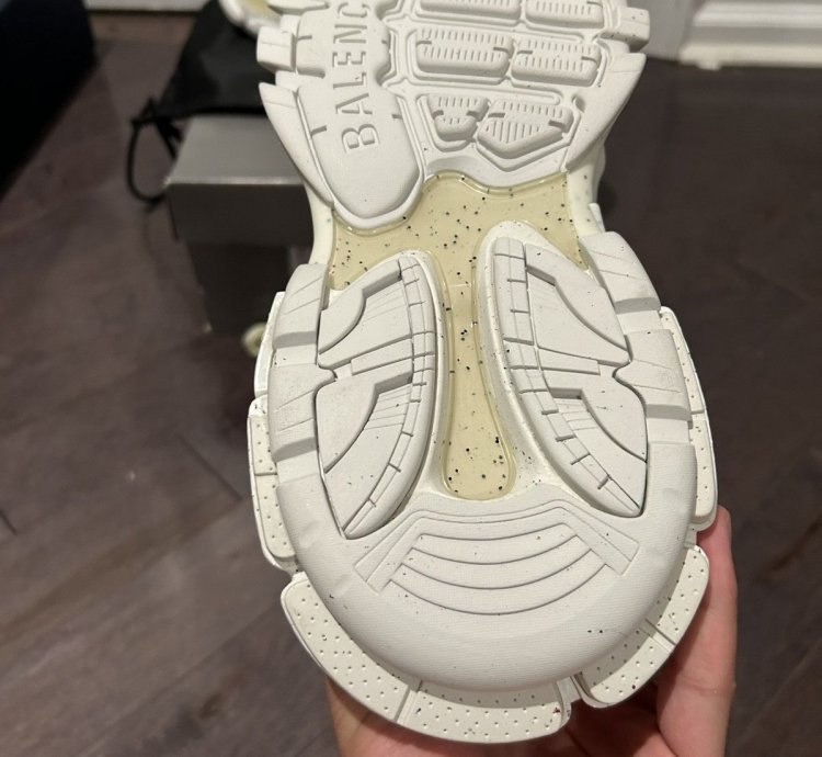 BRAND NEW BALENCIAGA TRACK RUNNERS ALL WHITE SIZE 10