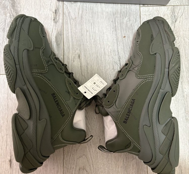 Brand New Balenciaga Triple All Over Green size 42