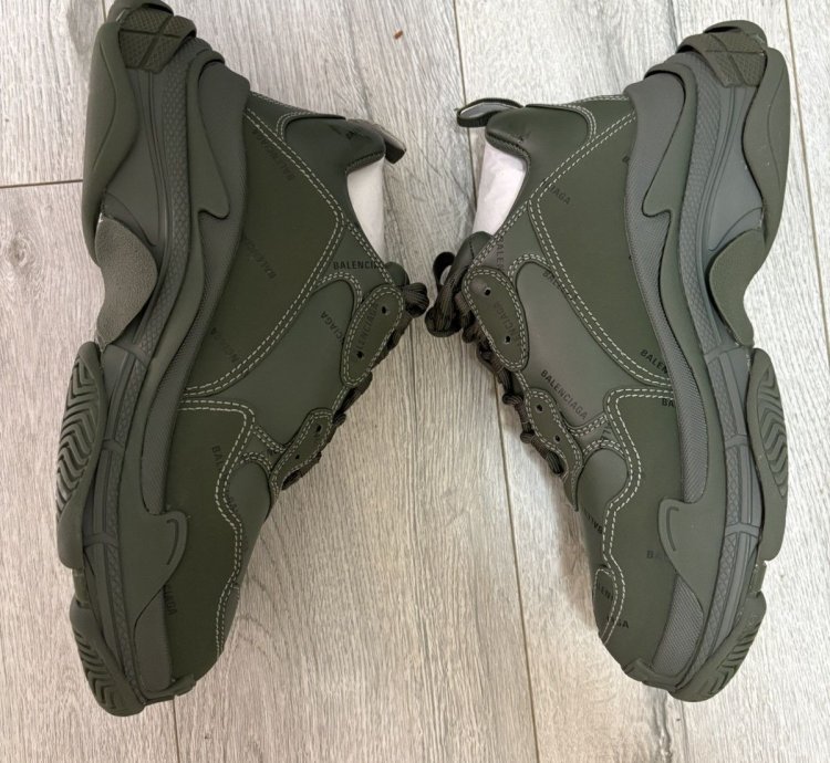 Brand New Balenciaga Triple All Over Green size 42