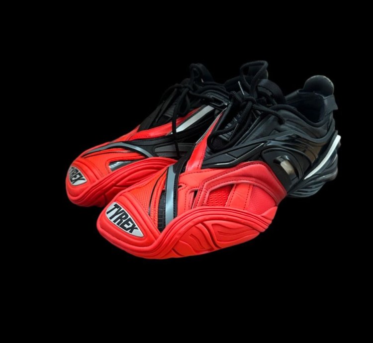 BRAND NEW NEVER WORN Balenciaga Tyrex