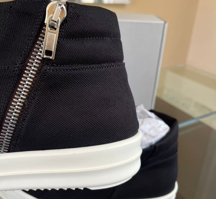 Canvas Island Dunks in Black