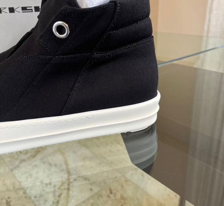 Canvas Island Dunks in Black