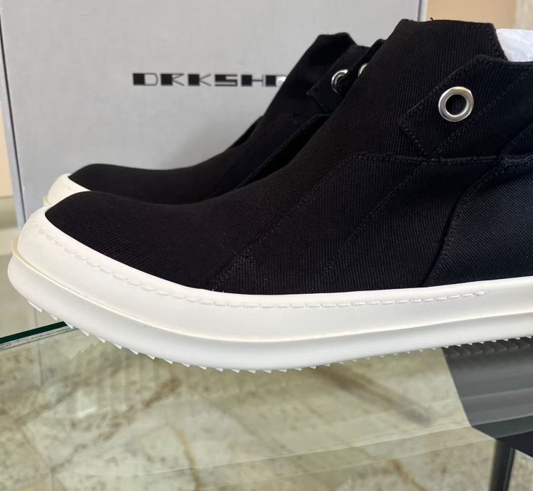 Canvas Island Dunks in Black