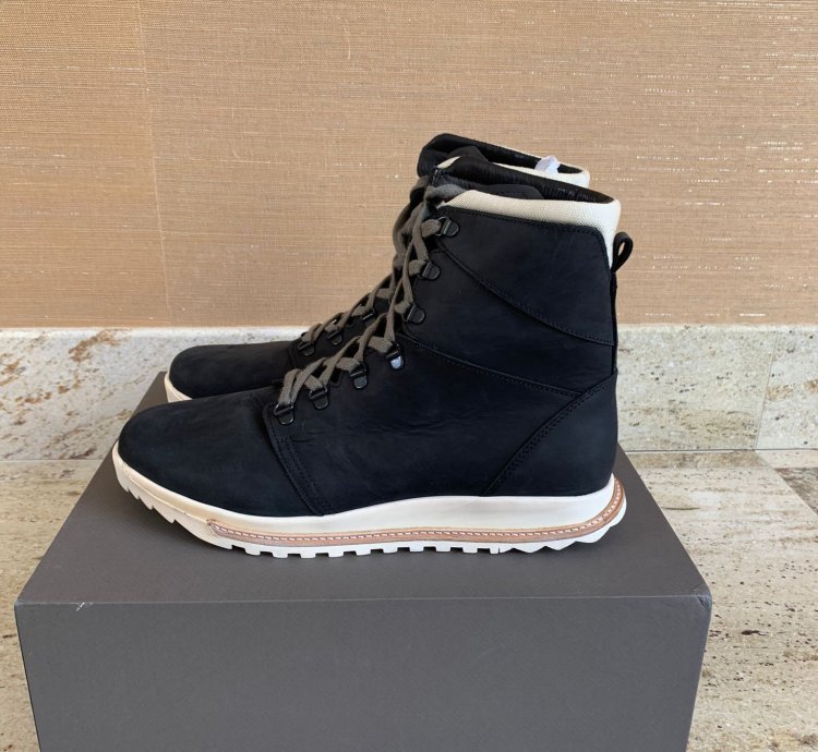 Dirt Grafton Lace Up Sneaker in Black