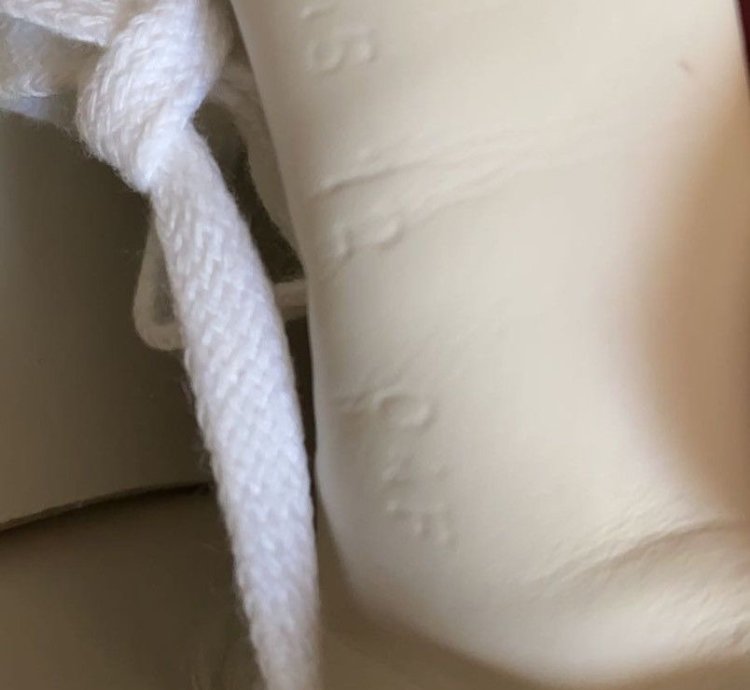 100 authentic Gucci Ace GG Supreme sneaker