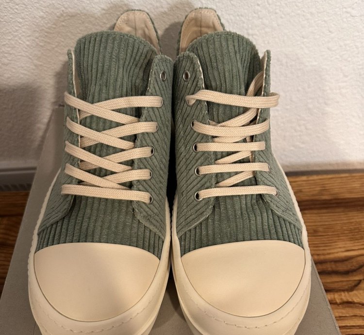 DRKSHDW low top Ramone in Aqua Corduroy size 44