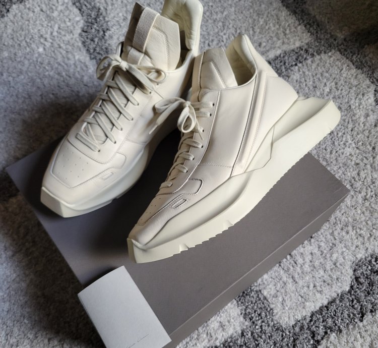 GETH RUNNERS MILK 45 BRAND NEW RUNWAY