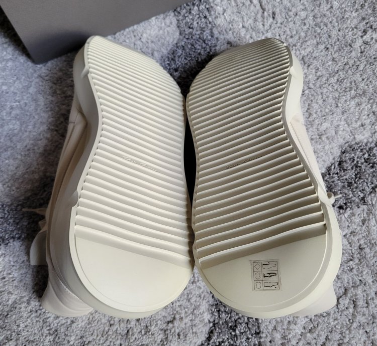 GETH RUNNERS MILK 45 BRAND NEW RUNWAY