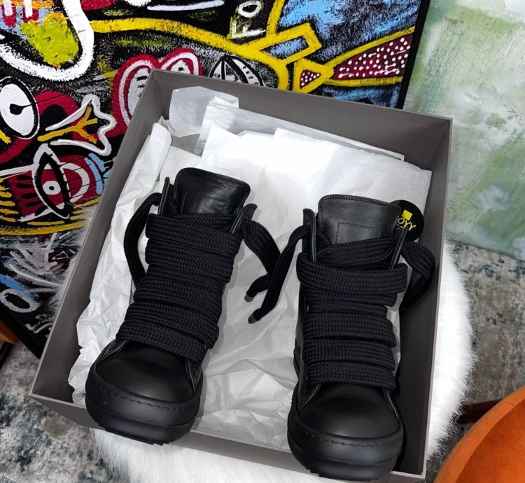 Jumbo lace sneakers