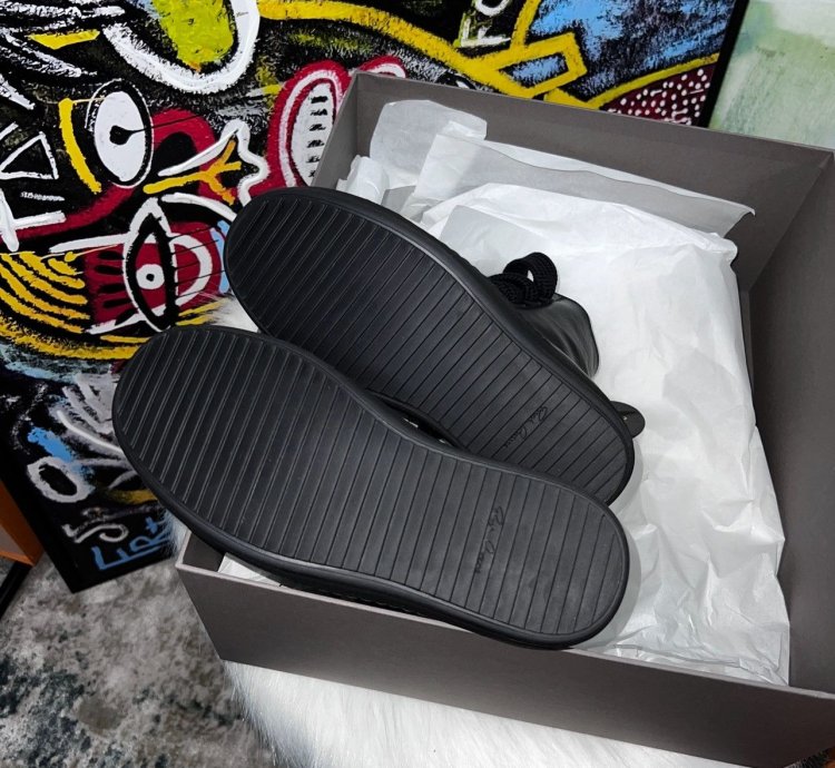Jumbo lace sneakers