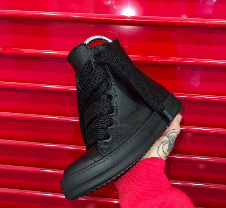 Jumbo lace sneakers