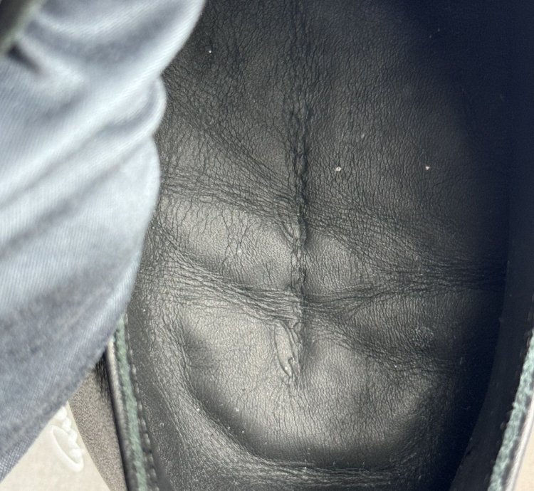 LOW TOP SNEAKERS