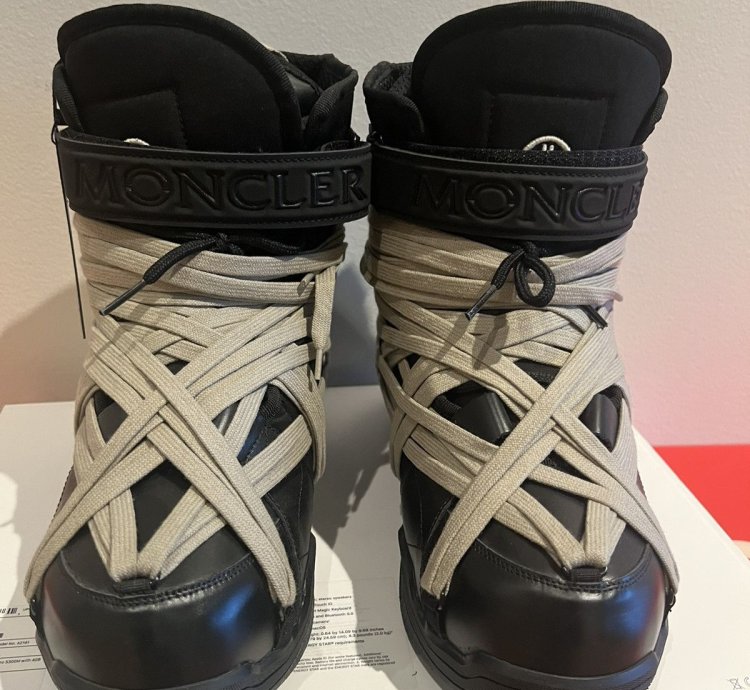 Moncler Megalace Amber Leather Snow Boots