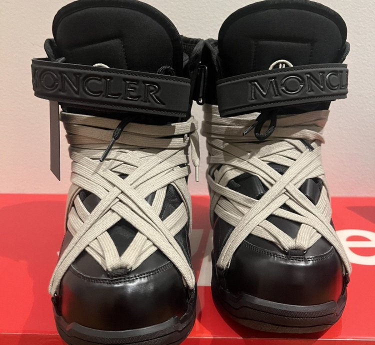 Moncler Megalace Amber Leather Snow Boots