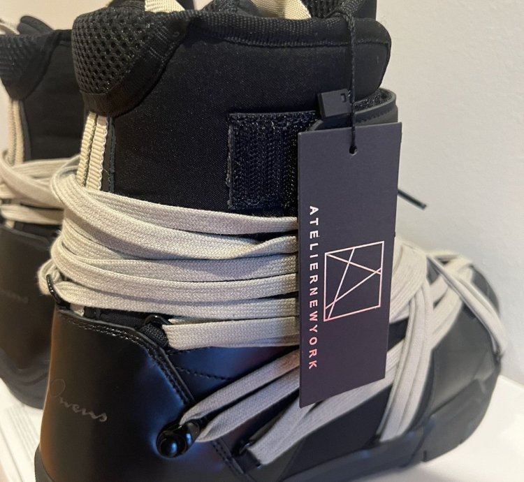 Moncler Megalace Amber Leather Snow Boots
