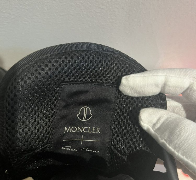 Moncler Megalace Amber Leather Snow Boots