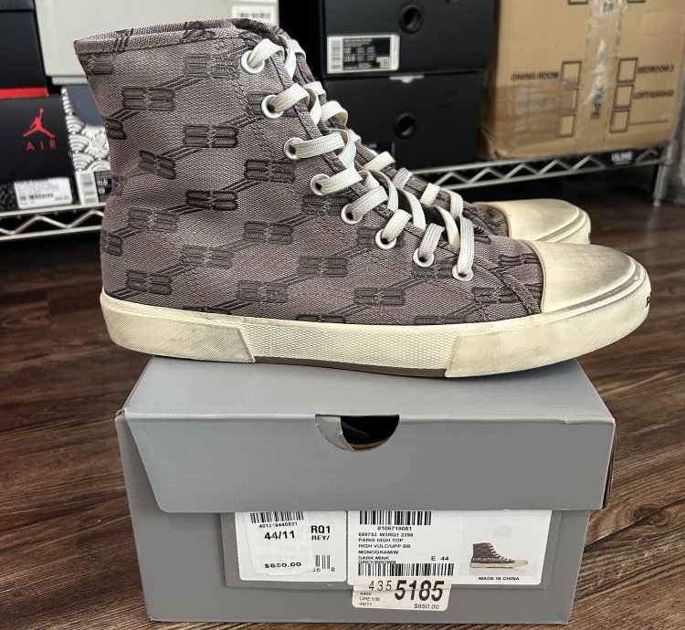 NEW 850 RRP Balenciaga monogram distressed sneakers