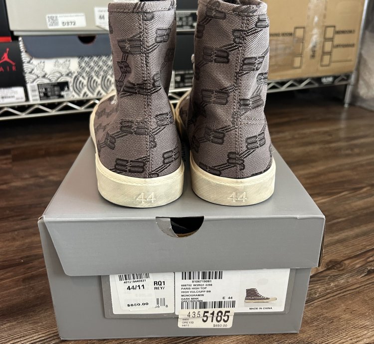 NEW 850 RRP Balenciaga monogram distressed sneakers
