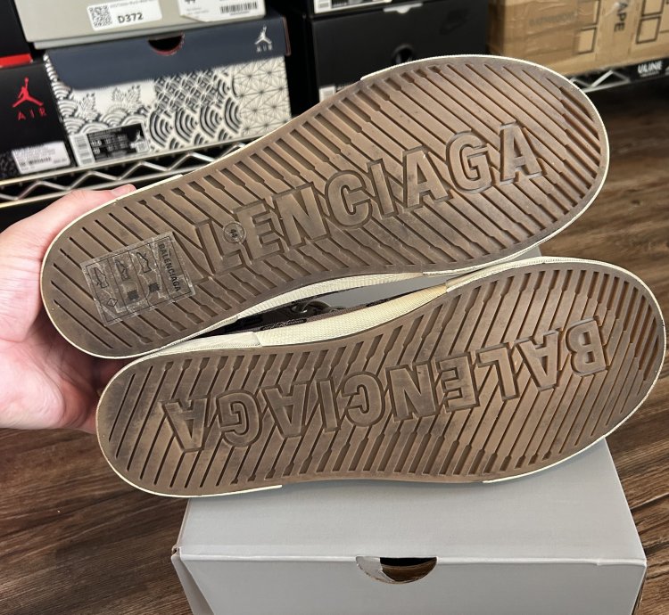 NEW 850 RRP Balenciaga monogram distressed sneakers
