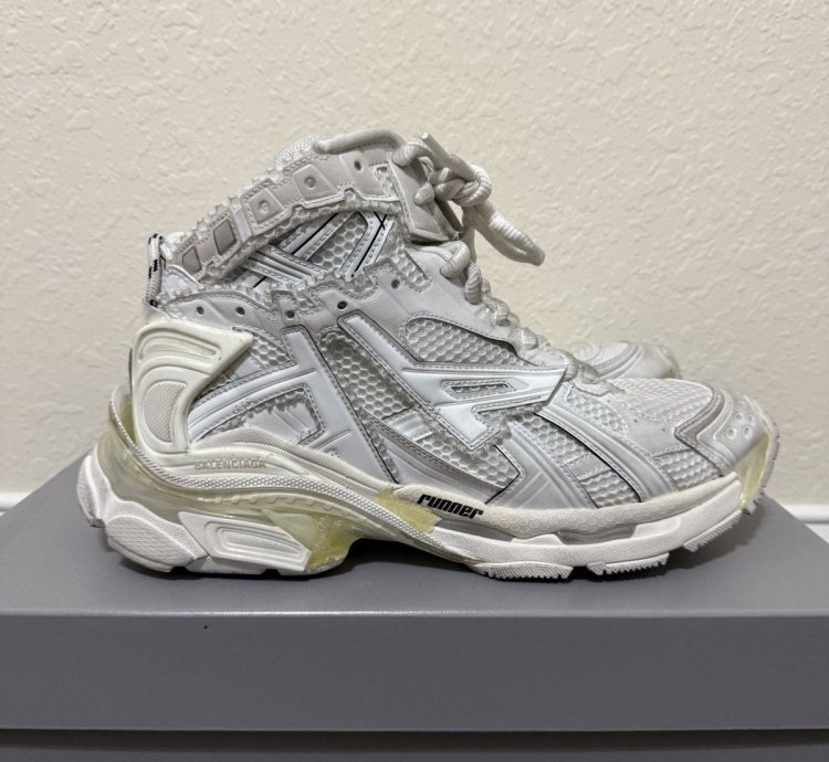 New Balenciaga High Top Runner Sneaker