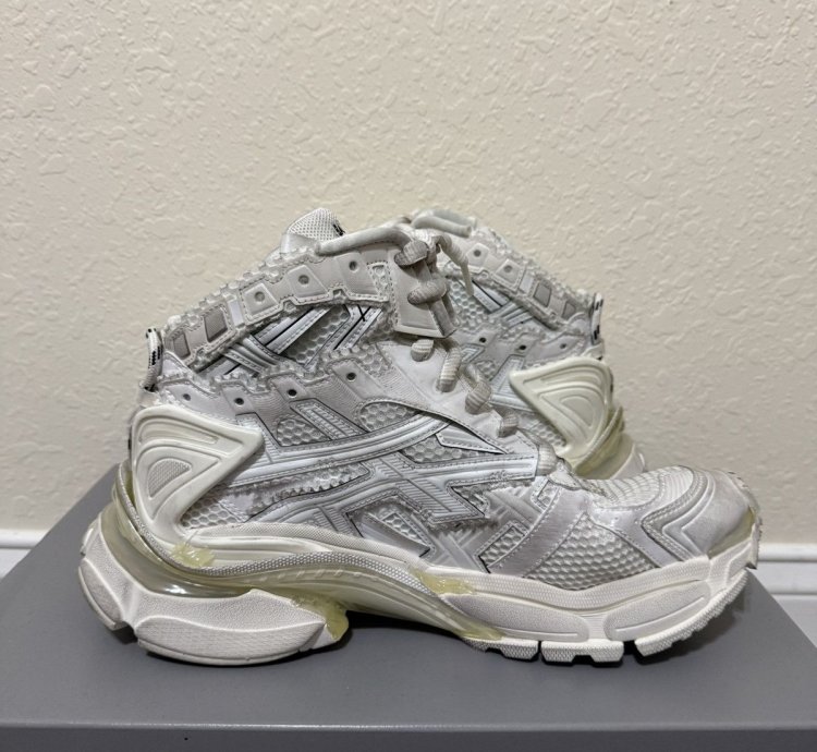 New Balenciaga High Top Runner Sneaker