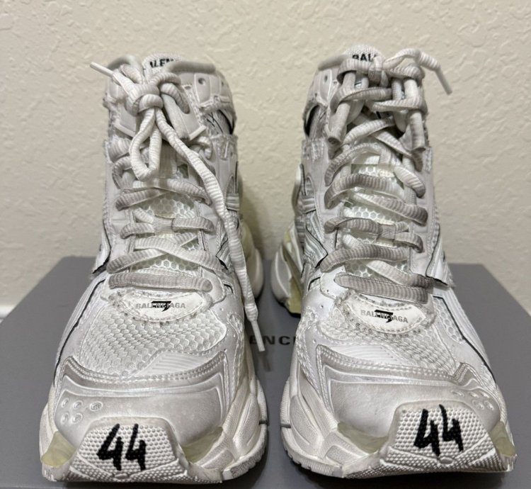 New Balenciaga High Top Runner Sneaker