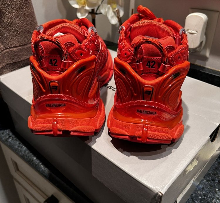 NEW Balenciaga Runner Red Red Size 42 (9US)