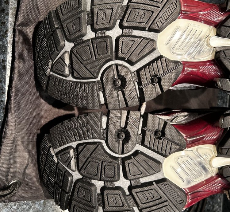 NEW Balenciaga Runner Track White Red Size 42 (9US)