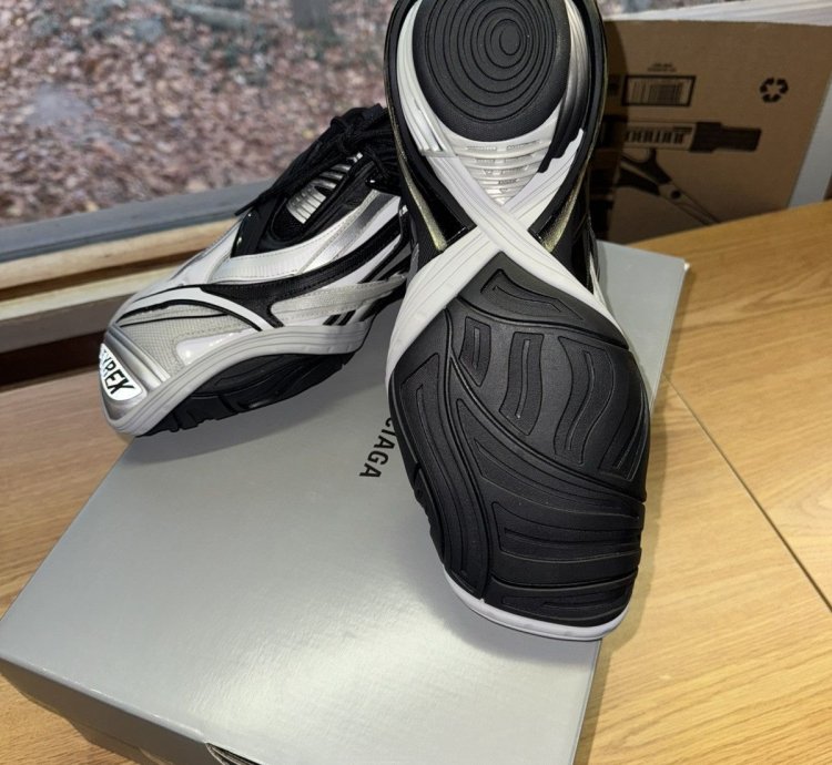 NEW BALENCIAGA TYREX NEVER WORN