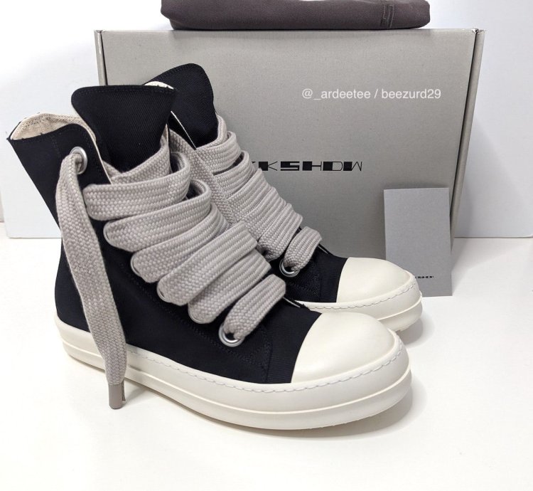 NEW BLACK JUMBO LACE HIGH RAMONES 42