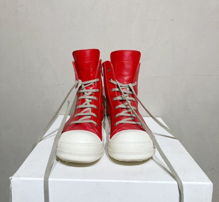 NEW CHILI RED MILK RAMONES LEATHER 43 10US