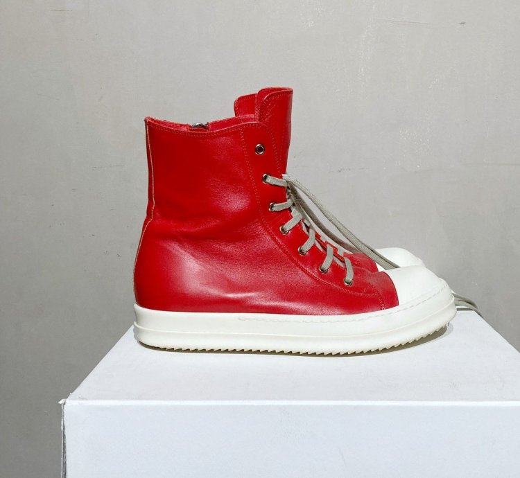 NEW CHILI RED MILK RAMONES LEATHER 43 10US