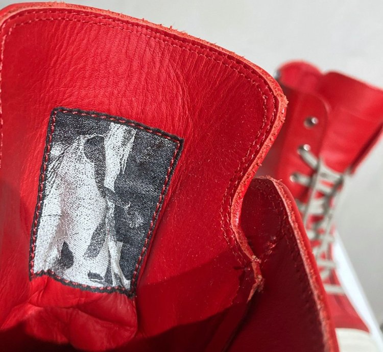 NEW CHILI RED MILK RAMONES LEATHER 43 10US