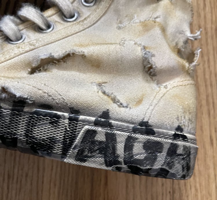 New Destroyed Paris Sneakers (41) Fits 41-42 US 8-9