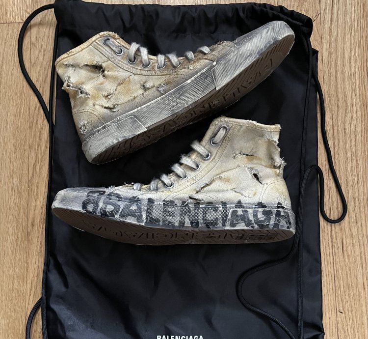 New Destroyed Paris Sneakers (41) Fits 41-42 US 8-9