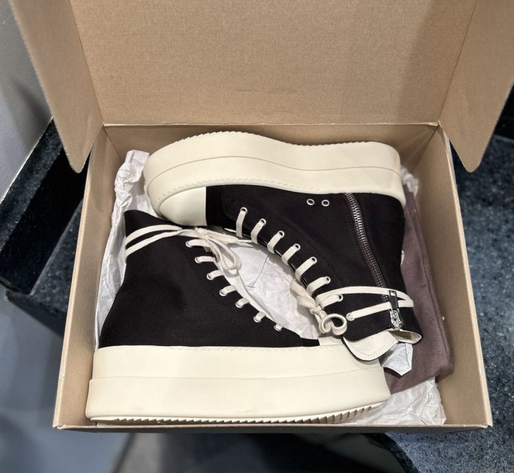 NEW Double Bumper Ramone High Black Milk Size 43 (10US)