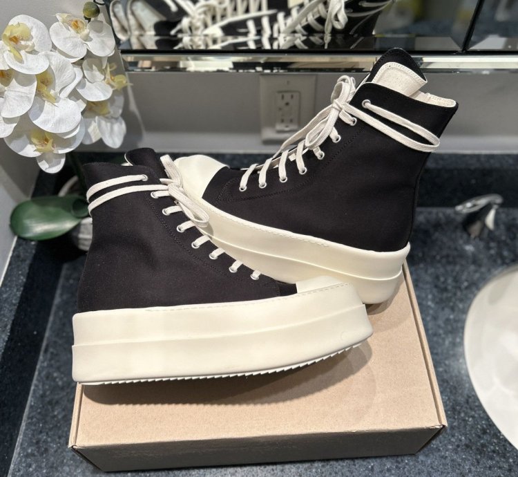 NEW Double Bumper Ramone High Black Milk Size 43 (10US)