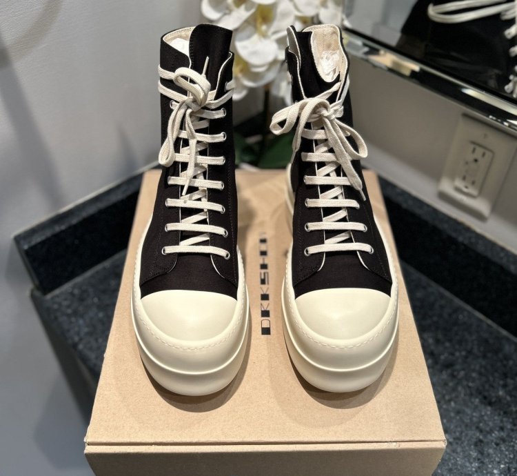 NEW Double Bumper Ramone High Black Milk Size 43 (10US)