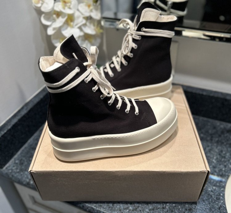 NEW Double Bumper Ramone High Black Milk Size 43 (10US)