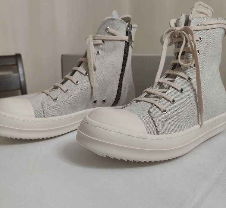 New Drkshdw Ramones Grey denim size 8us